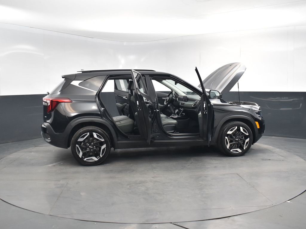 Vehicle image 9 of 30