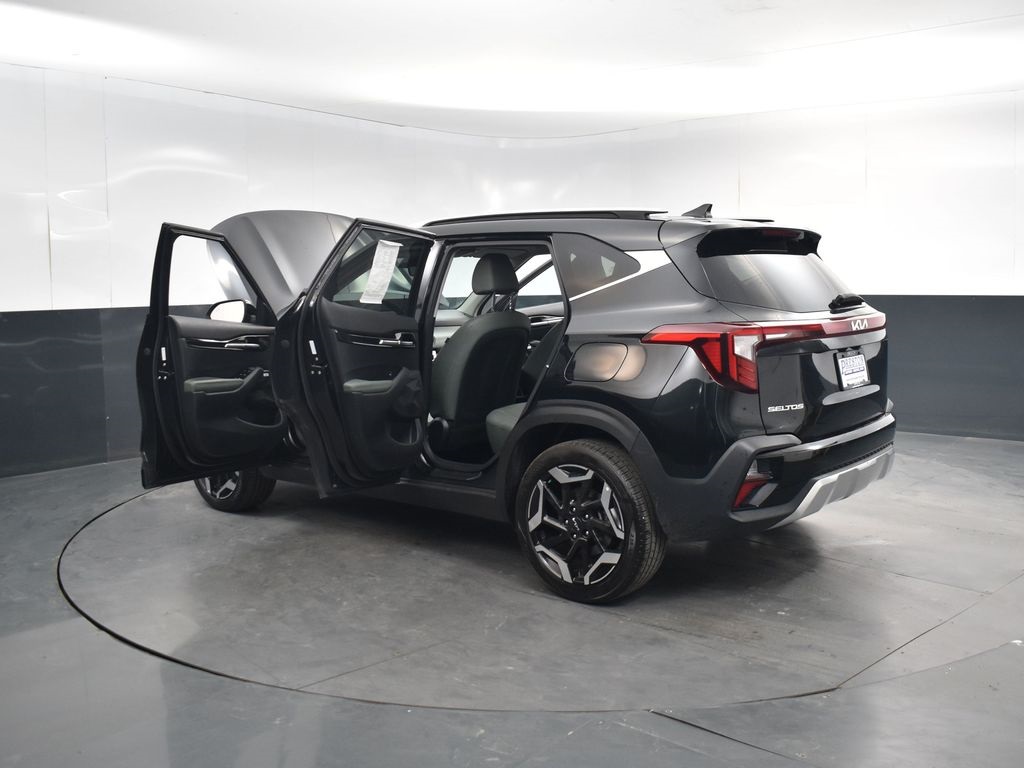 Vehicle image 15 of 30