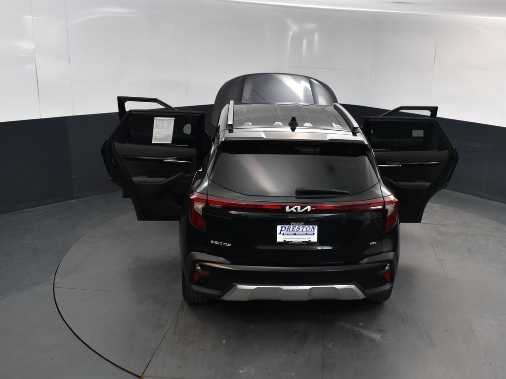 Vehicle image 14 of 30