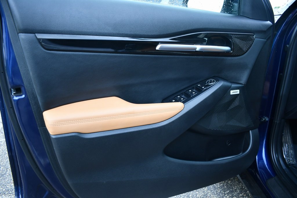 Vehicle image 13 of 29