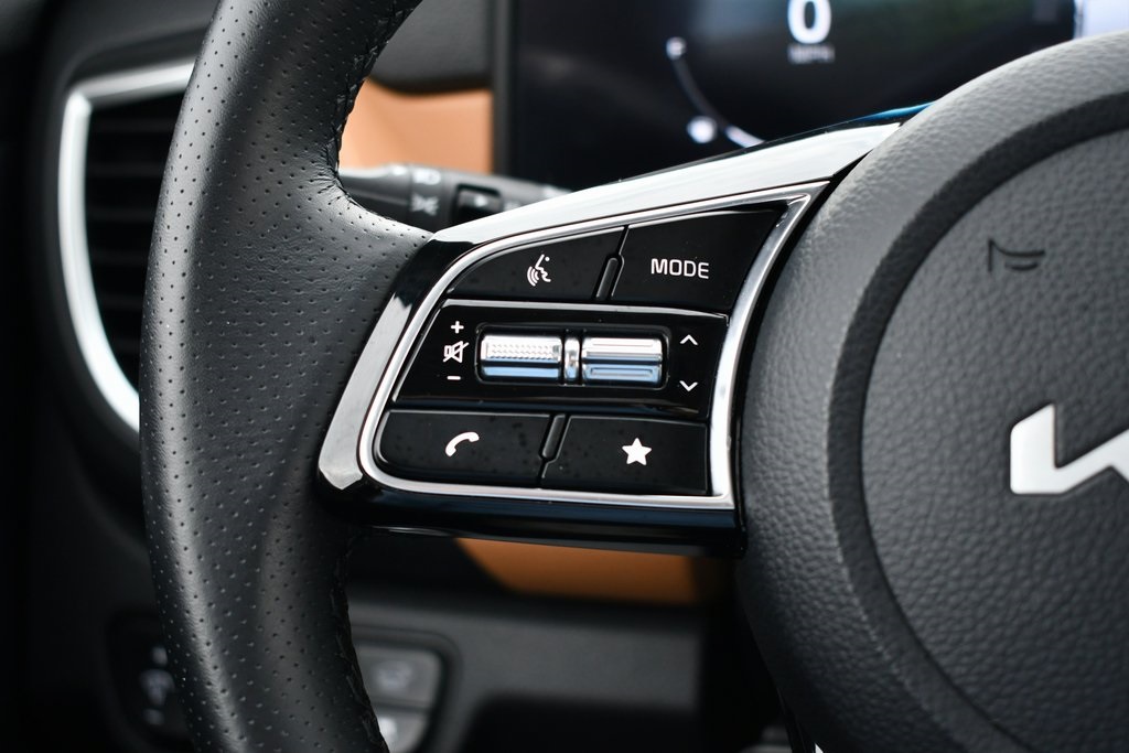 Vehicle image 21 of 29
