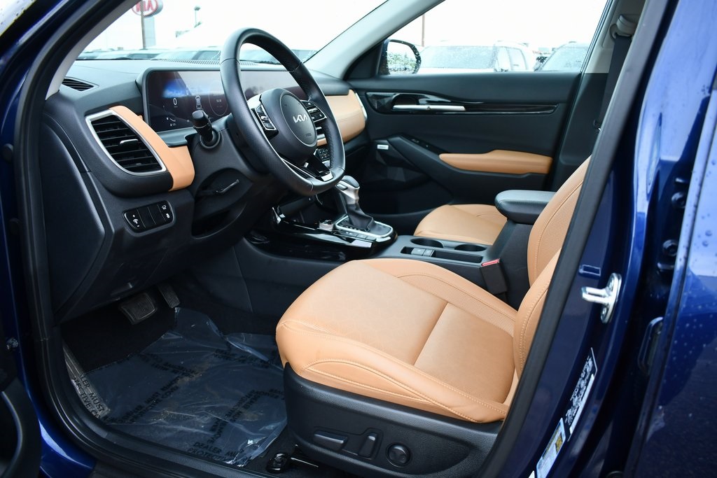 Vehicle image 14 of 29