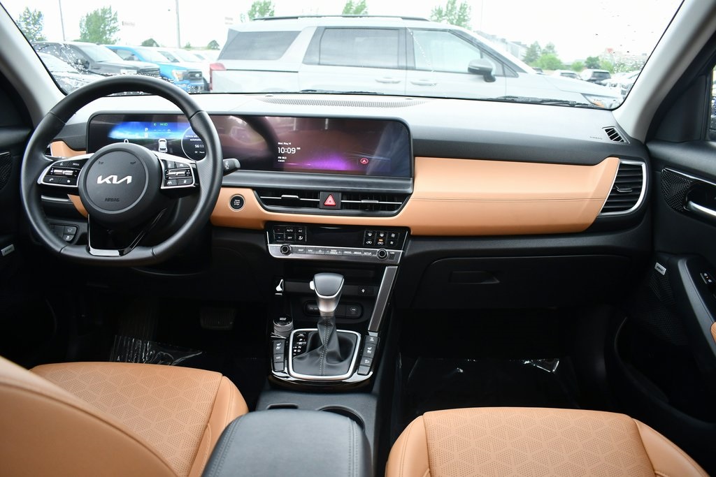 Vehicle image 10 of 29
