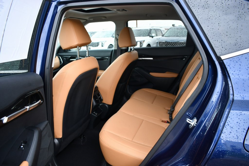 Vehicle image 15 of 29