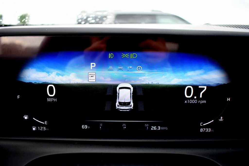 Vehicle image 23 of 29