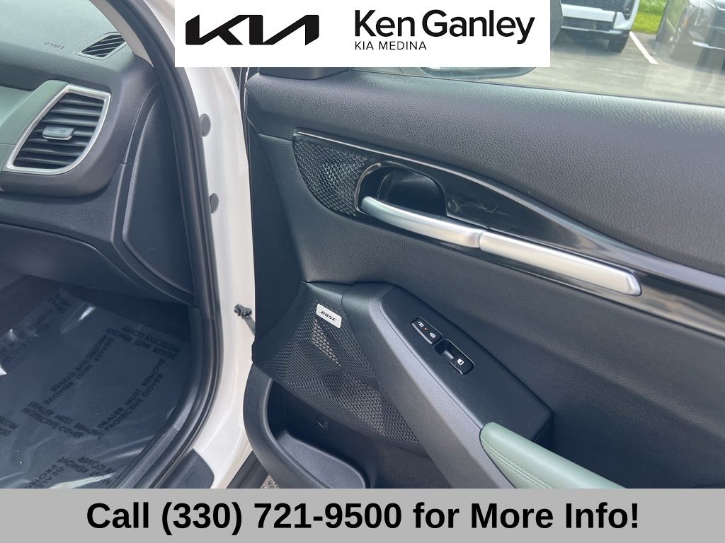 Vehicle image 39 of 69