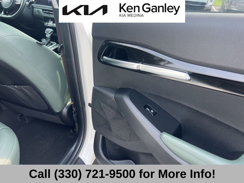 Vehicle image 42 of 69