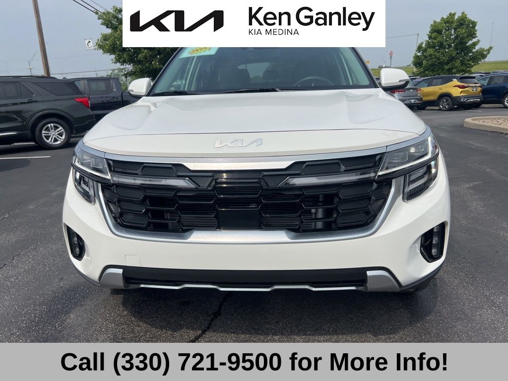 Vehicle image 11 of 69