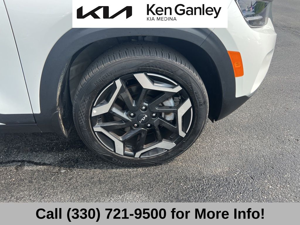 Vehicle image 26 of 69