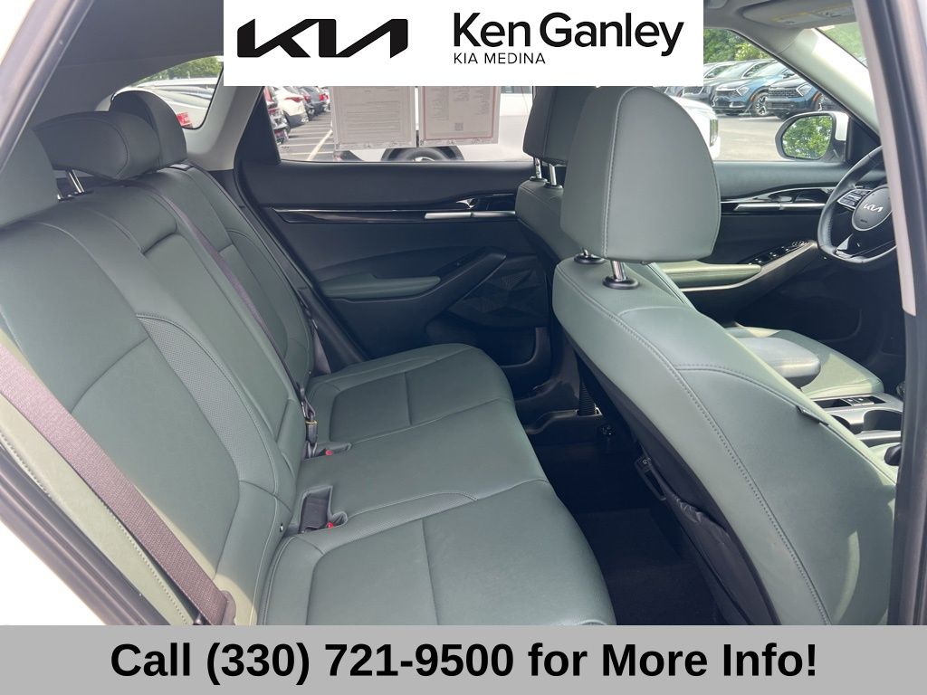Vehicle image 29 of 69