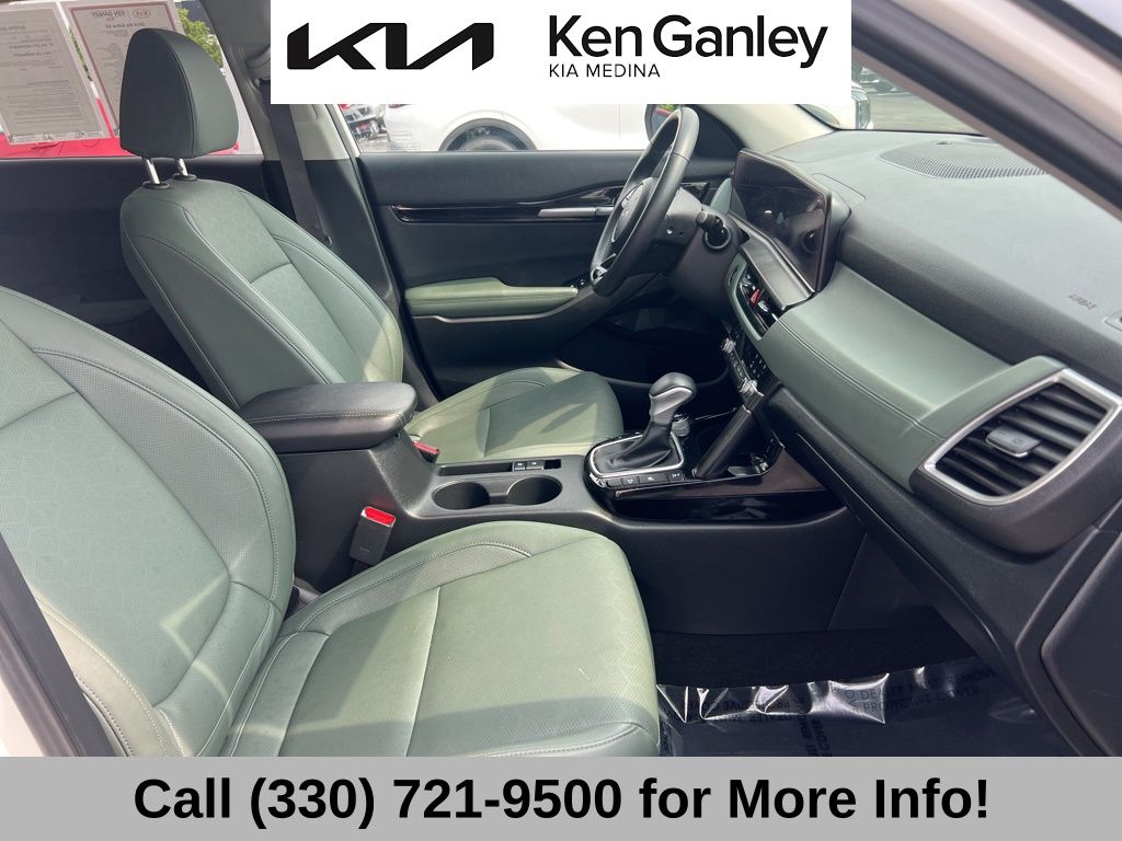 Vehicle image 30 of 69