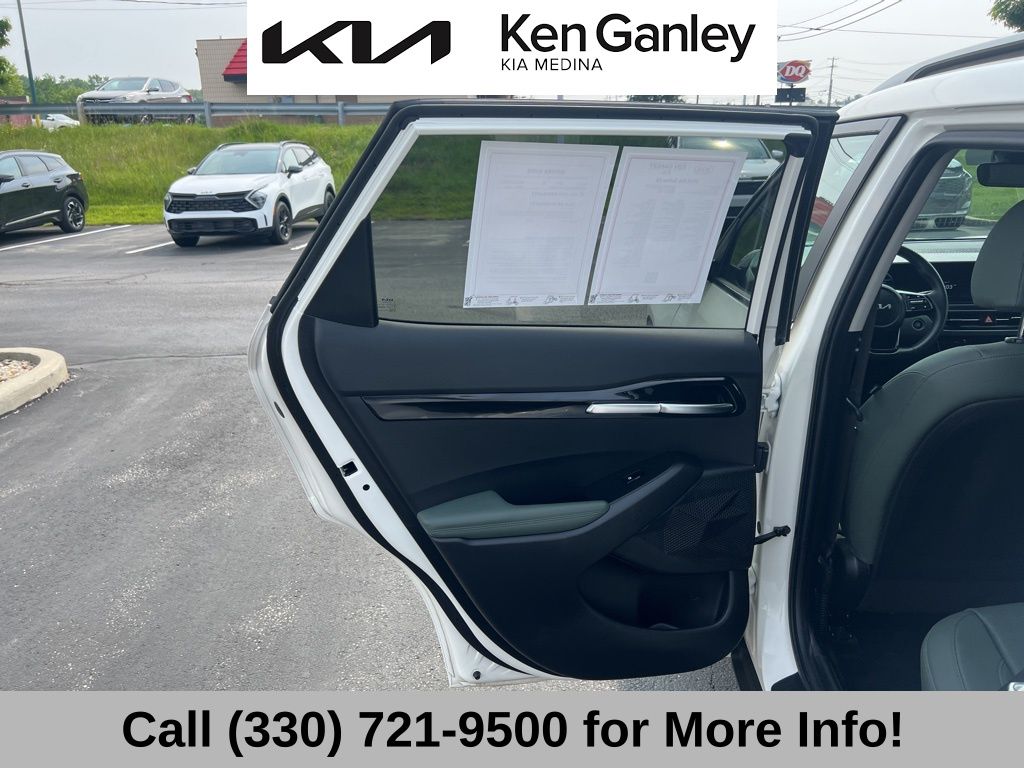 Vehicle image 58 of 69
