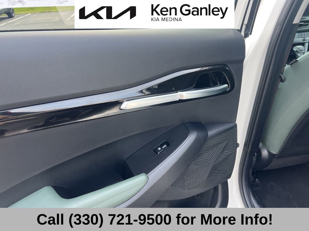 Vehicle image 47 of 69
