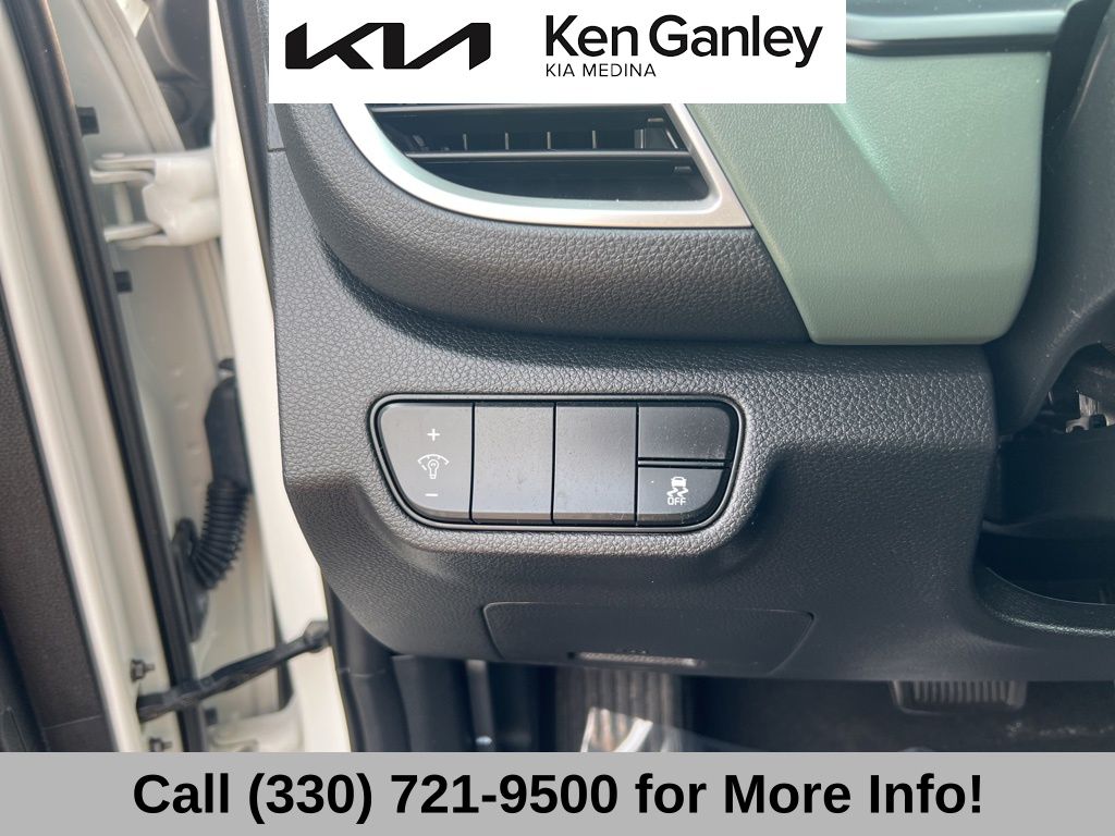 Vehicle image 37 of 69