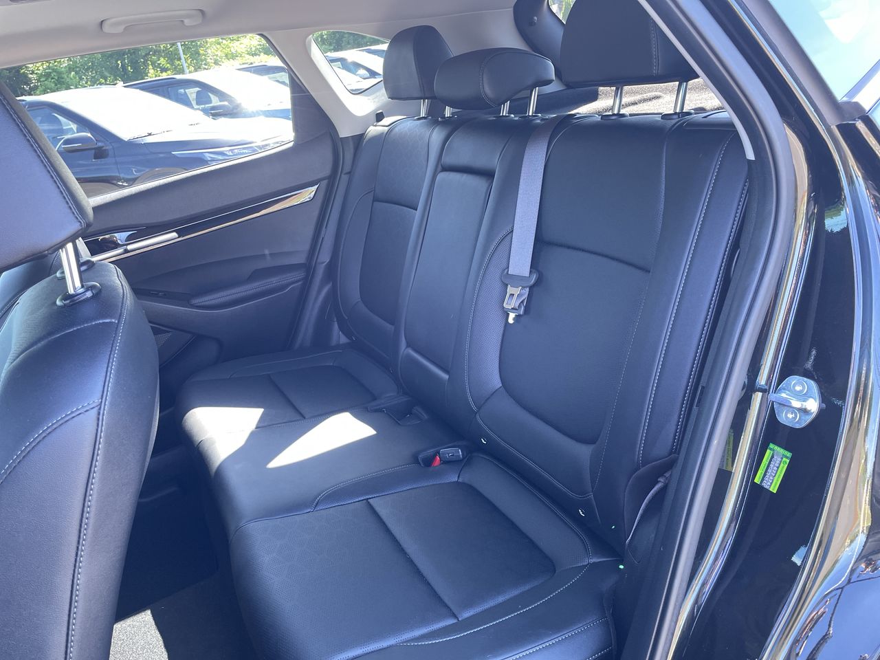 Vehicle image 13 of 22