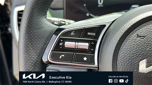 Vehicle image 13 of 25
