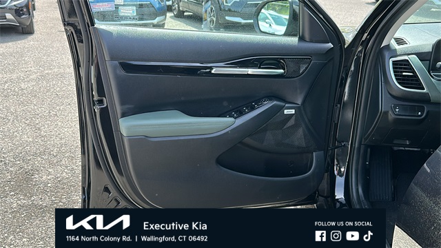 Vehicle image 9 of 25