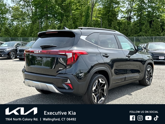 Vehicle image 4 of 25