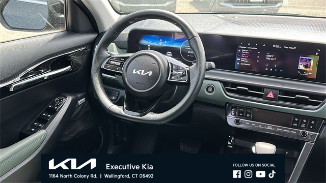 Vehicle image 23 of 25