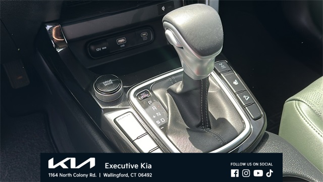 Vehicle image 19 of 25