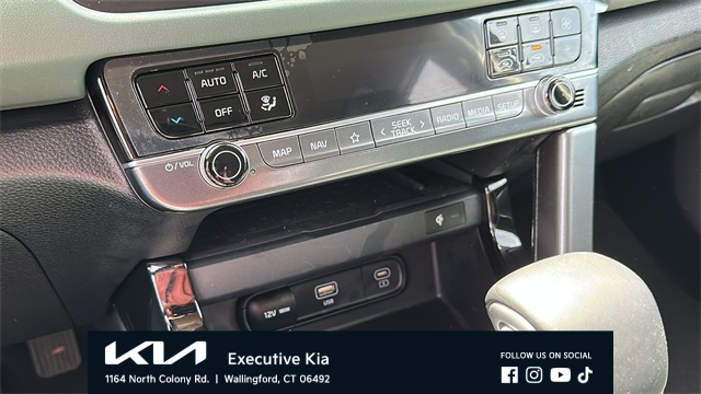 Vehicle image 18 of 25