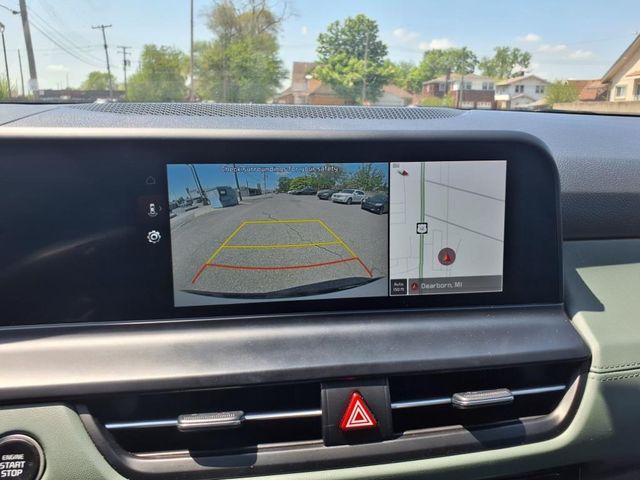 Vehicle image 27 of 31
