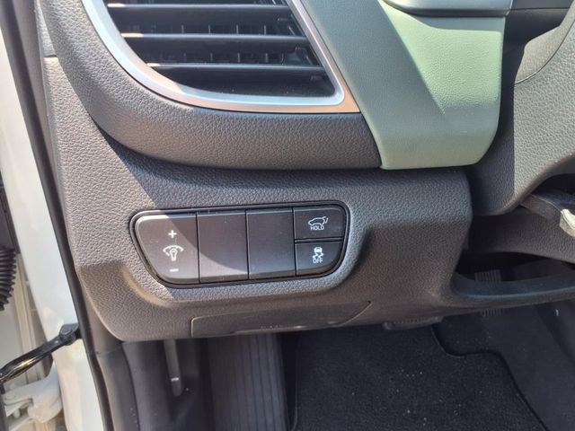 Vehicle image 20 of 31