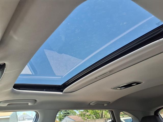 Vehicle image 21 of 31