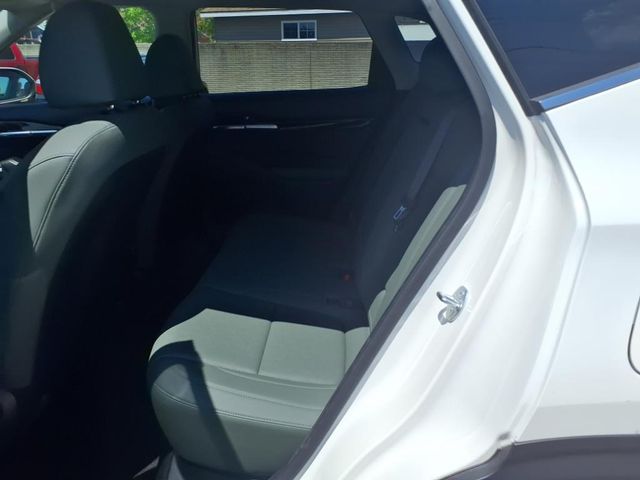 Vehicle image 14 of 31