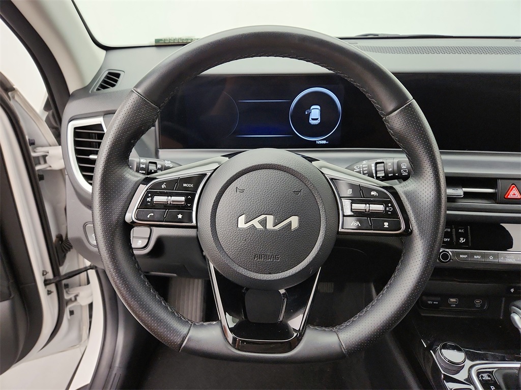 Vehicle image 13 of 29