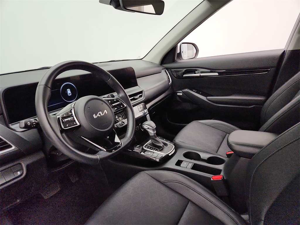 Vehicle image 9 of 29