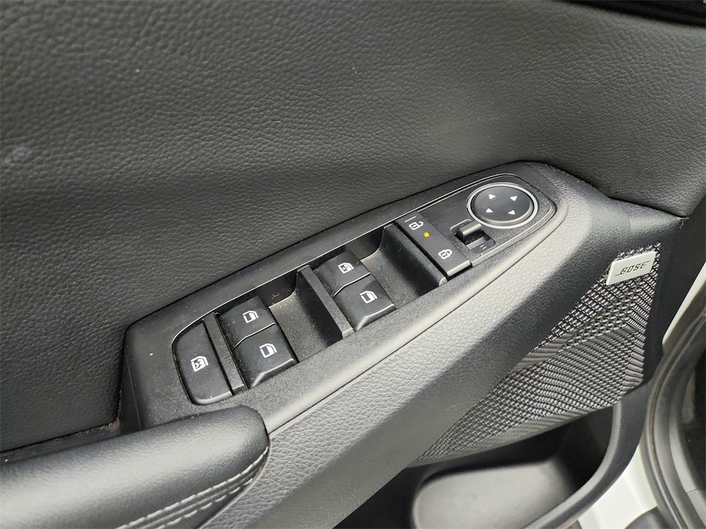 Vehicle image 19 of 29