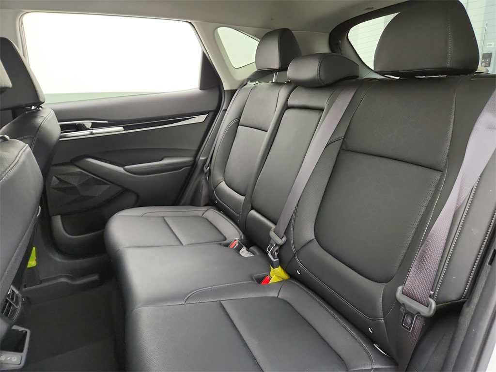 Vehicle image 22 of 29