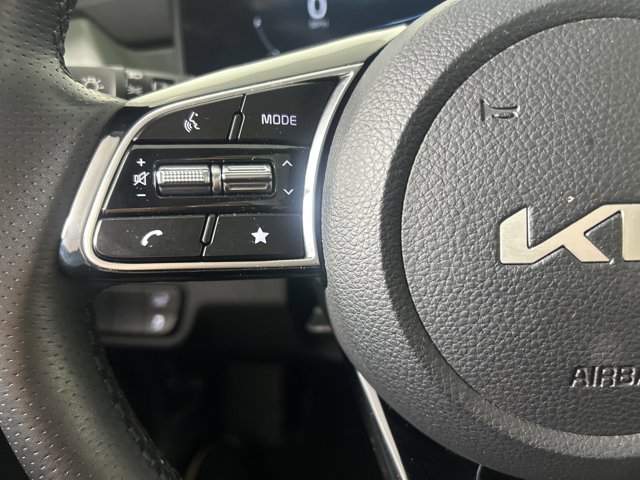 Vehicle image 31 of 47