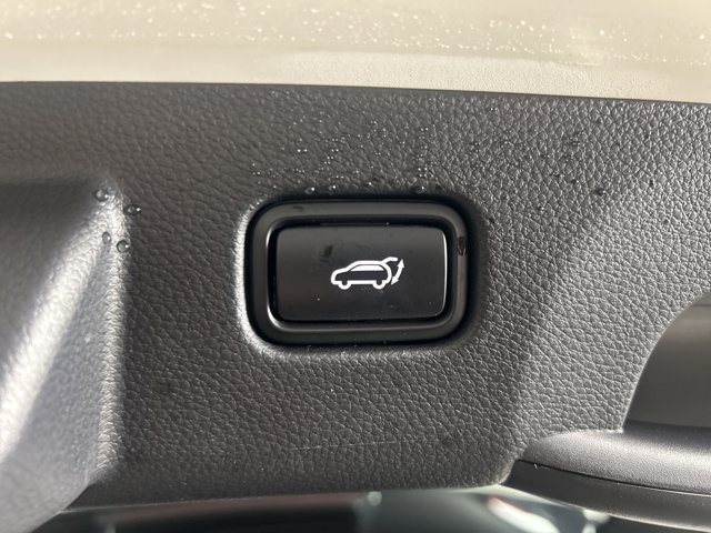 Vehicle image 16 of 47