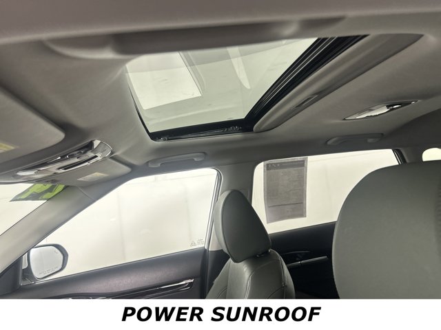 Vehicle image 11 of 47
