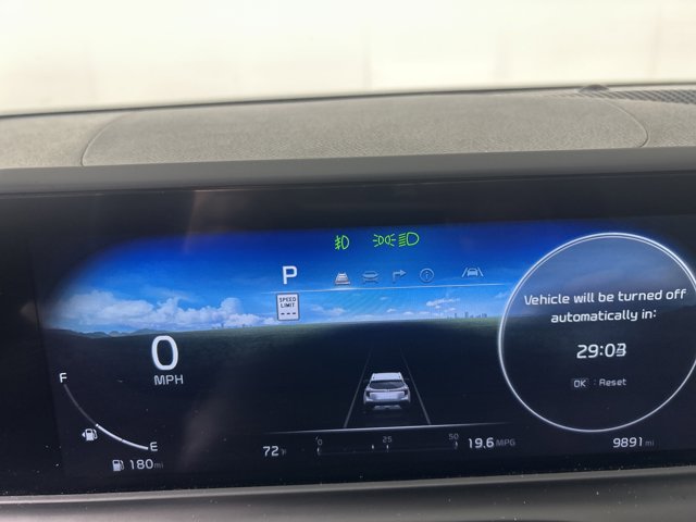 Vehicle image 28 of 47