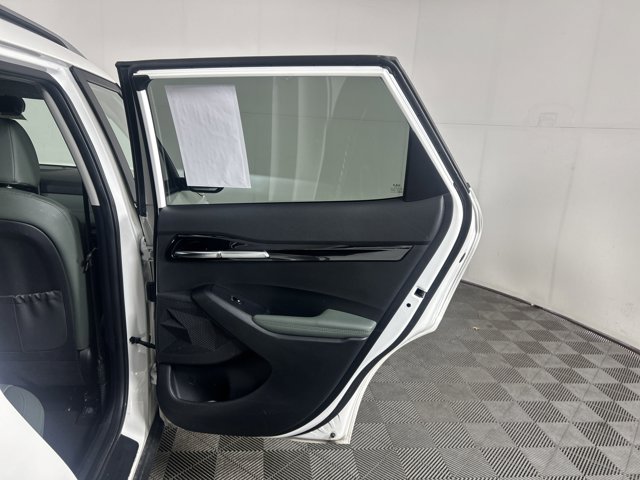Vehicle image 40 of 47