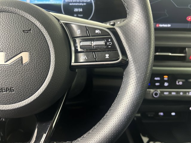 Vehicle image 32 of 47