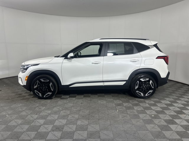 Vehicle image 8 of 47