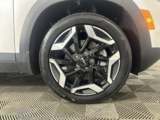 Vehicle image 46 of 47