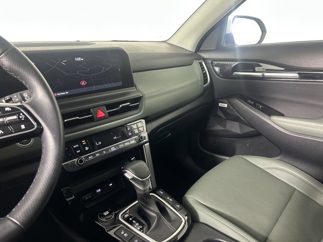 Vehicle image 27 of 47