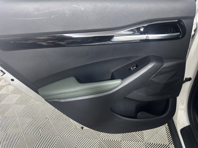 Vehicle image 35 of 47