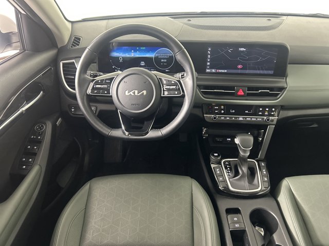 Vehicle image 38 of 47