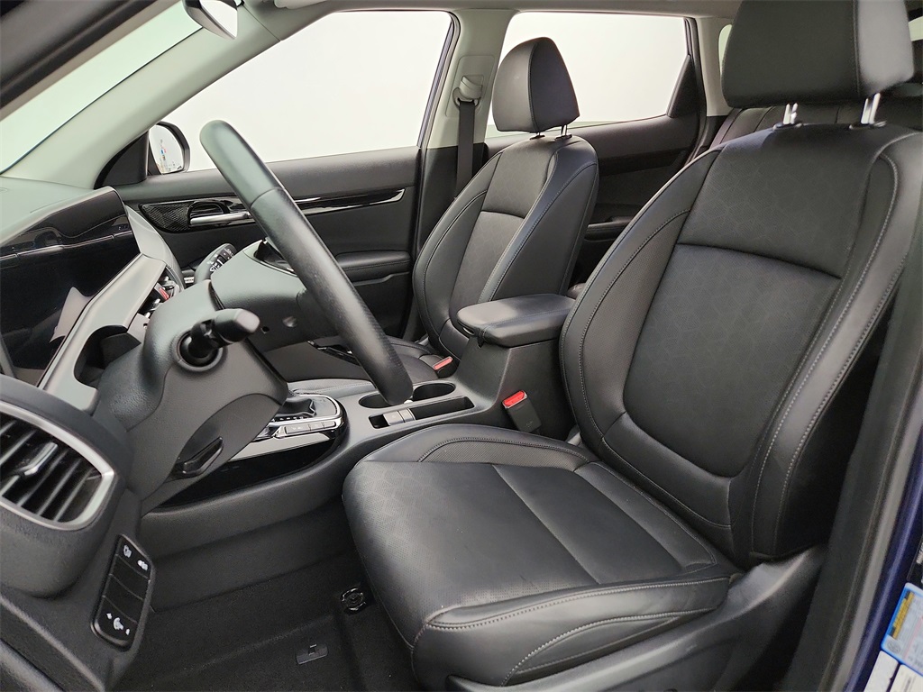 Vehicle image 10 of 38