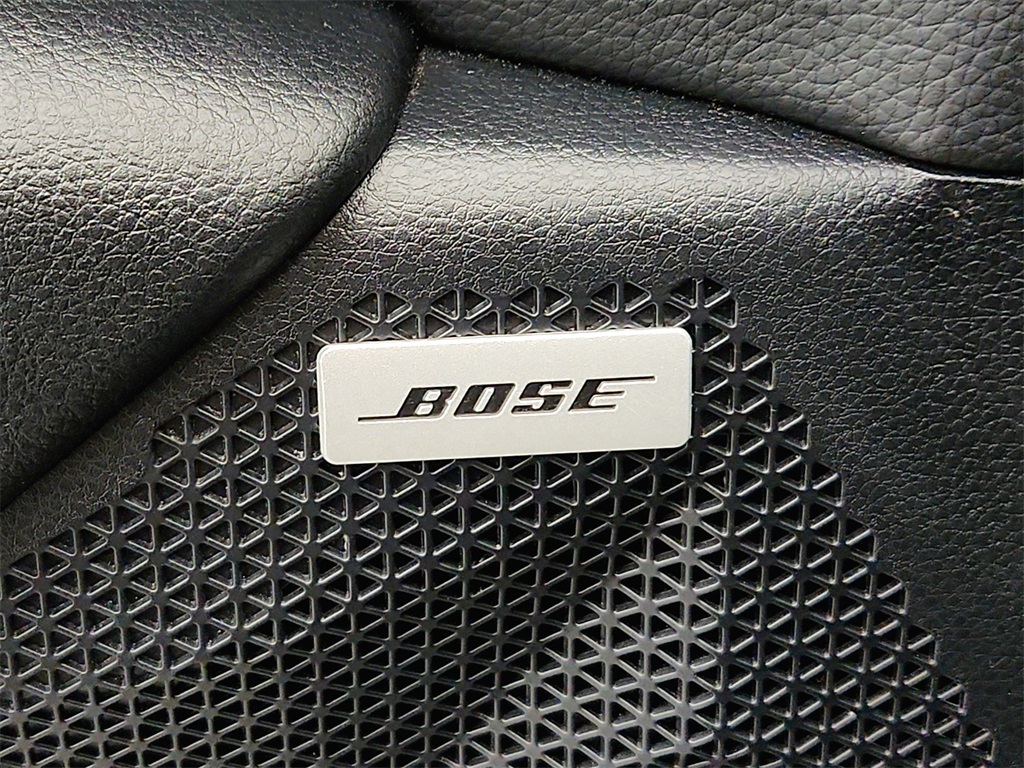Vehicle image 21 of 38