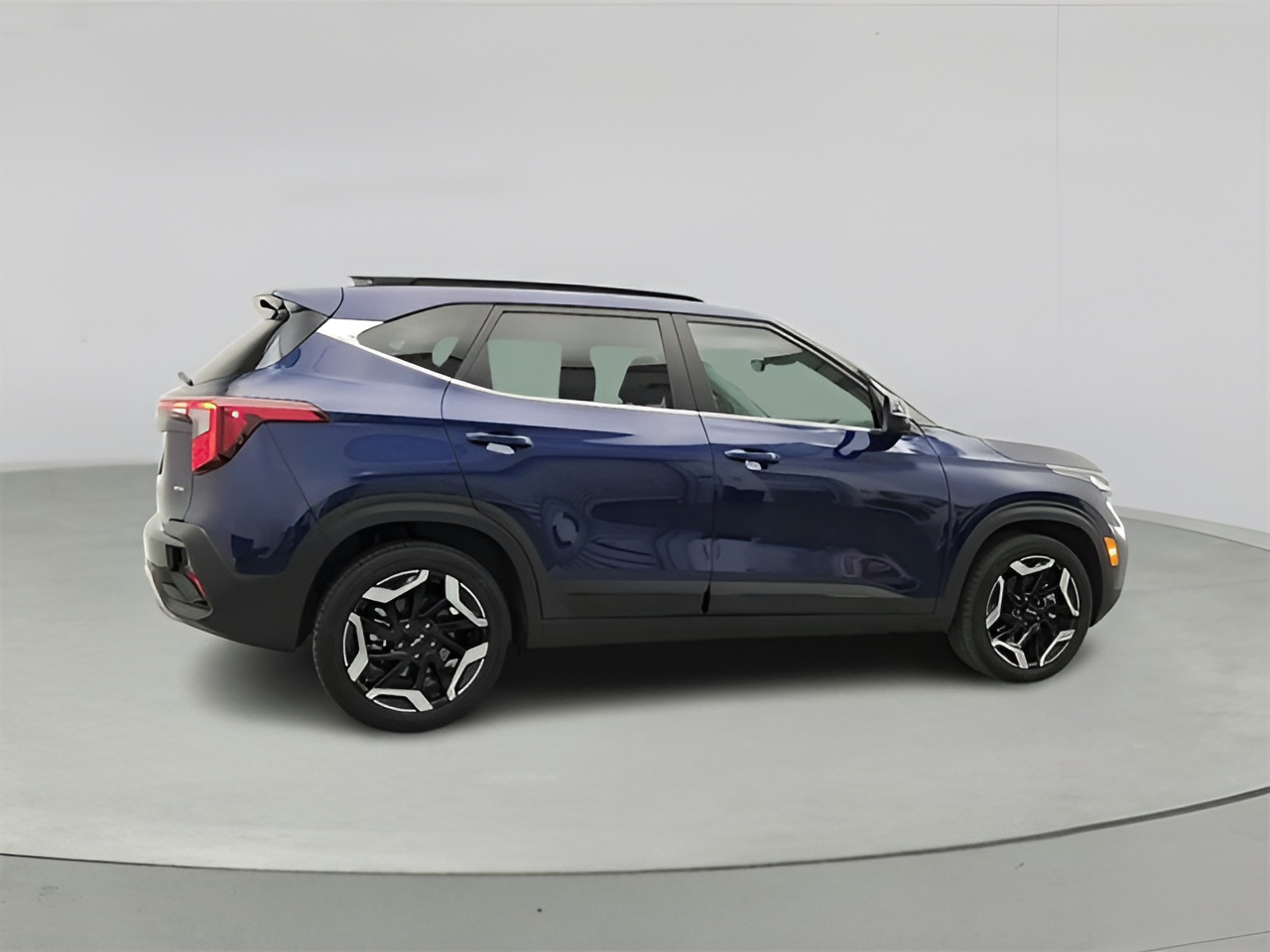 Vehicle image 36 of 38
