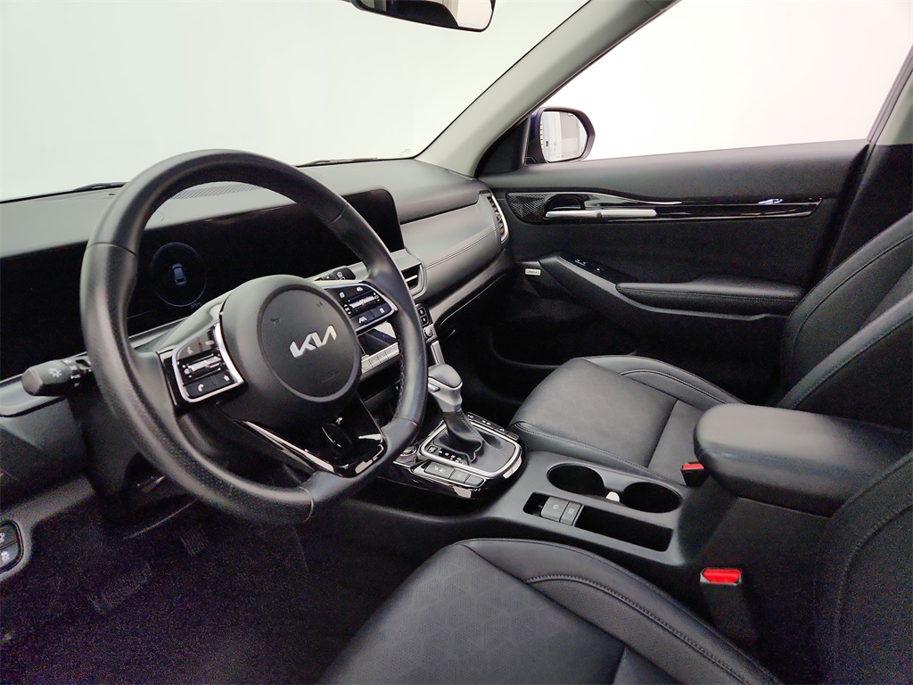 Vehicle image 9 of 38