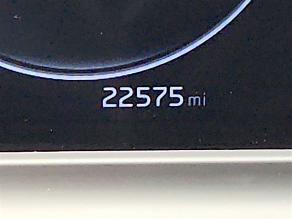 Vehicle image 13 of 38