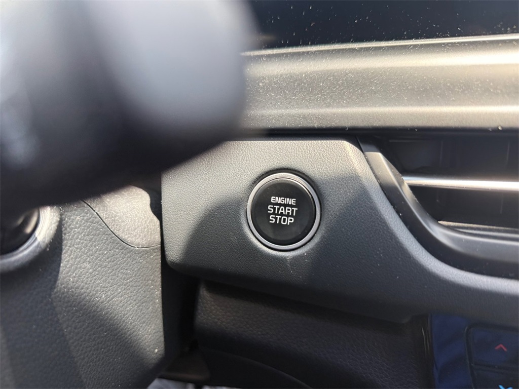 Vehicle image 27 of 32